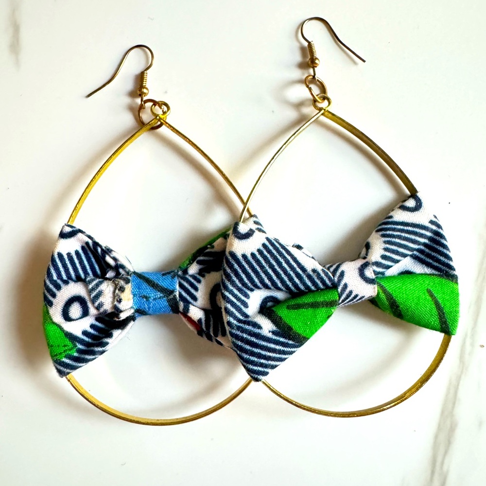 Beautiful statement earrings with bow (used)